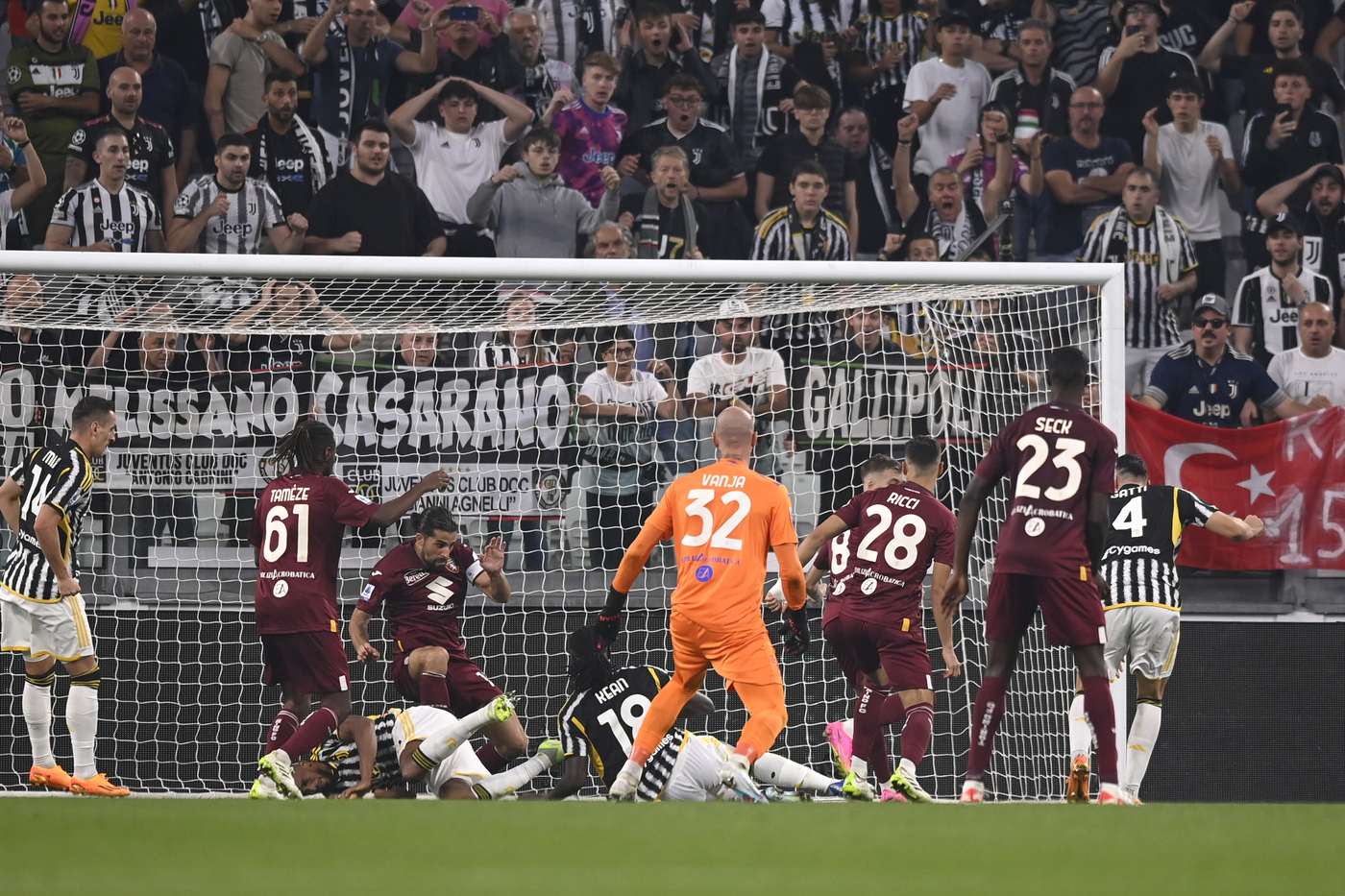 Juventus-Torino 2-0, Gatti e Milik decidono il derby