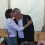 Corteo Cgil Roma, l’abbraccio tra Schlein e Landini