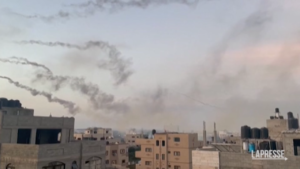 Israele, pioggia di razzi da Gaza: sirene a Tel Aviv