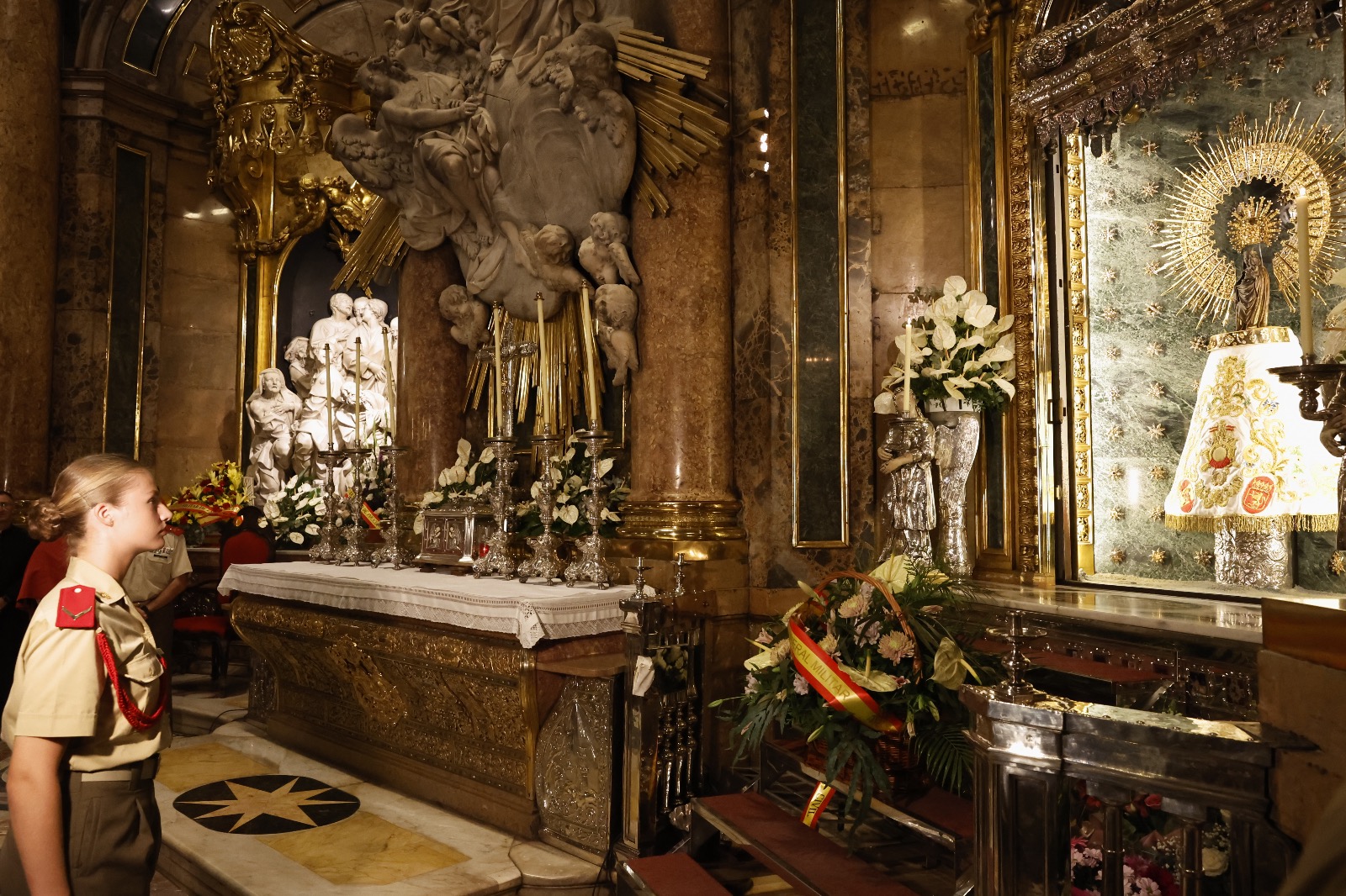 Spagna, la principessa Leonor chiede protezione alla Vergine del Pilar a Saragozza