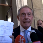 Taxi, Urso mostra delibera Veltroni su aumento licenze: “Gualtieri vuole fare cassa”