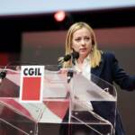 Corteo Cgil, cori e insulti contro Meloni: lei posta il video