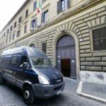 Roma, detenuto si arrampica sul tetto di Regina Coeli per protesta
