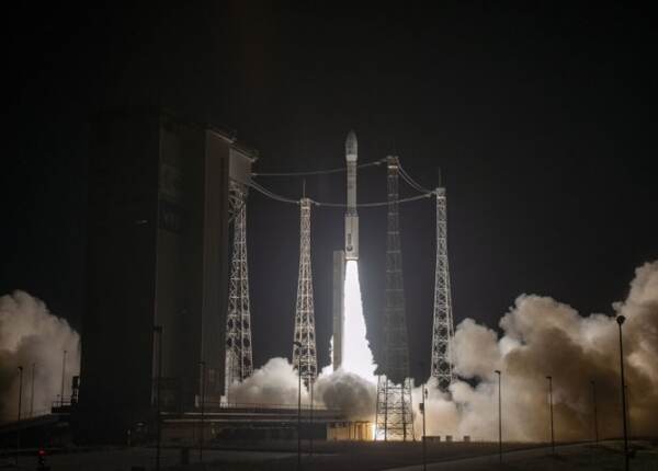 Spazio, decollo riuscito per il razzo Vega