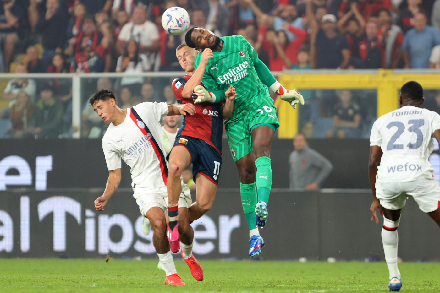 Maignan, un turno di squalifica per il portiere del Milan