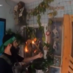 Israele, un terrorista di Hamas uccide un cane e dà fuoco a una casa