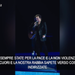 U2, Bono dedica Pride a ragazzi morti a rave in Israele