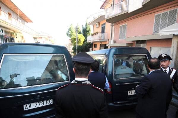 CATANIA - UCCIDE MOGLIE E FIGLIA