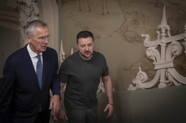 Incontro tra il segretario generale della NATO Jens Stoltenberg Zelensky a Kiev
