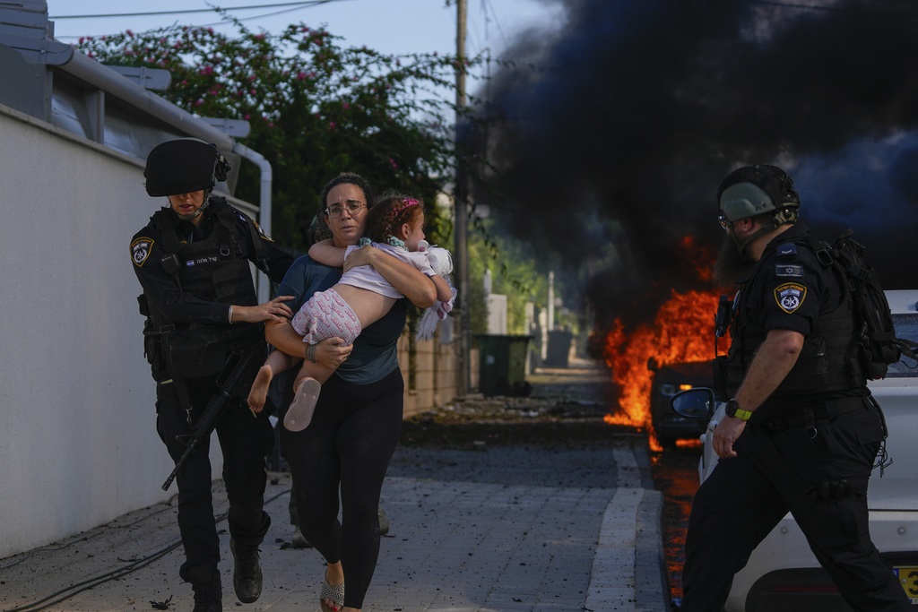 Israele, portavoce Netanyahu: “Bambini decapitati a Kfar Aza” Israele, portavoce Netanyahu: “Bambini decapitati a Kfar Aza”