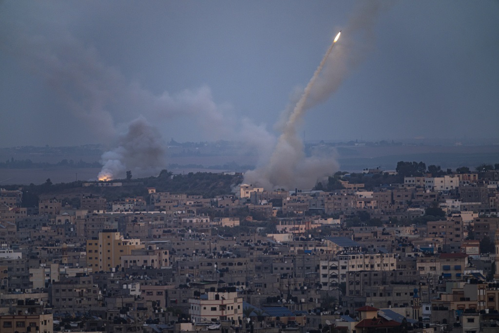 Israele, Attacco Senza Precedenti Su Gaza. Bombardato Il Sud Del Libano ...