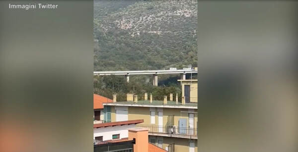 In un video calcinacci da viadotto Varazze ma è fake news, è un cantiere a Ceriale