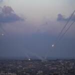 Israele, studentessa Erasmus rientra in Italia: “Ero sotto l’inferno dei razzi”