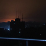 Gaza al buio, nuovi raid israeliani nella notte