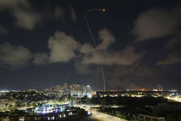 Incursione di Israele a Gaza. Bombardamenti nel sud del Libano