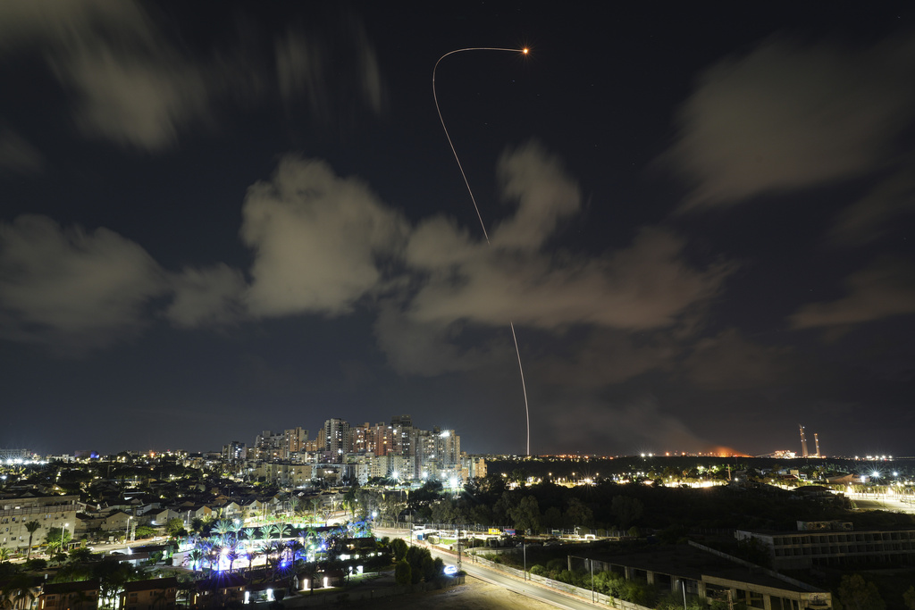 Incursione di Israele a Gaza. Bombardamenti nel sud del Libano