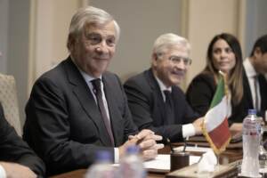 Israele, Tajani: “Diritto a difendersi ma reazione sia proporzionata”