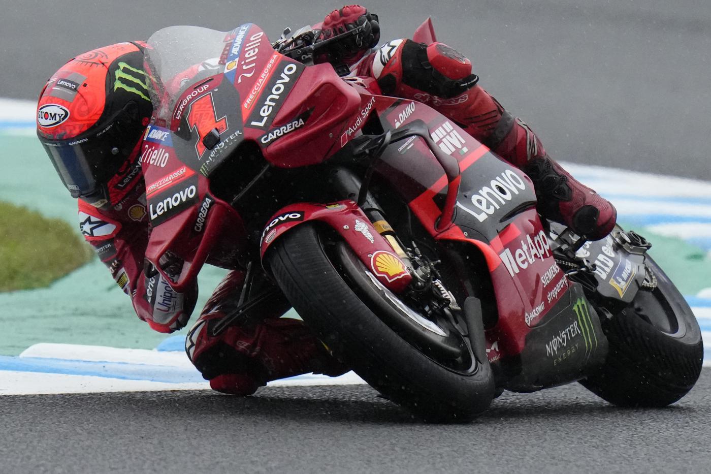 MotoGp, Bagnaia vince in Indonesia e torna leader