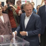 Polonia al voto, Tusk al seggio elettorale