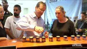 Israele, il presidente Herzog visita il kibbutz di Be’eri