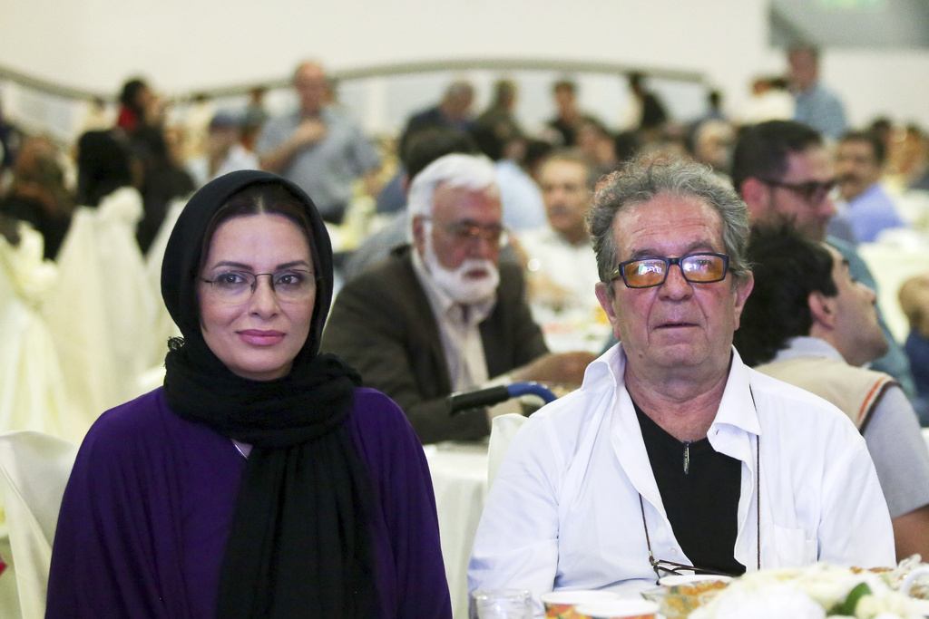 Iran, regista Dariush Mehrjui e la moglie pugnalati a morte