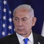 Israele, fumetto contro Netanyahu: il Guardian licenzia il vignettista Steve Bell