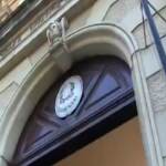 Catania, violenza sessuale su sette alunne: preside ai domiciliari