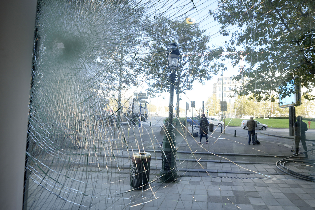 Bruxelles, attentatore morto in uno scontro a fuoco con la polizia