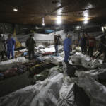 Israele, raid nella notte su Gaza: decine di morti