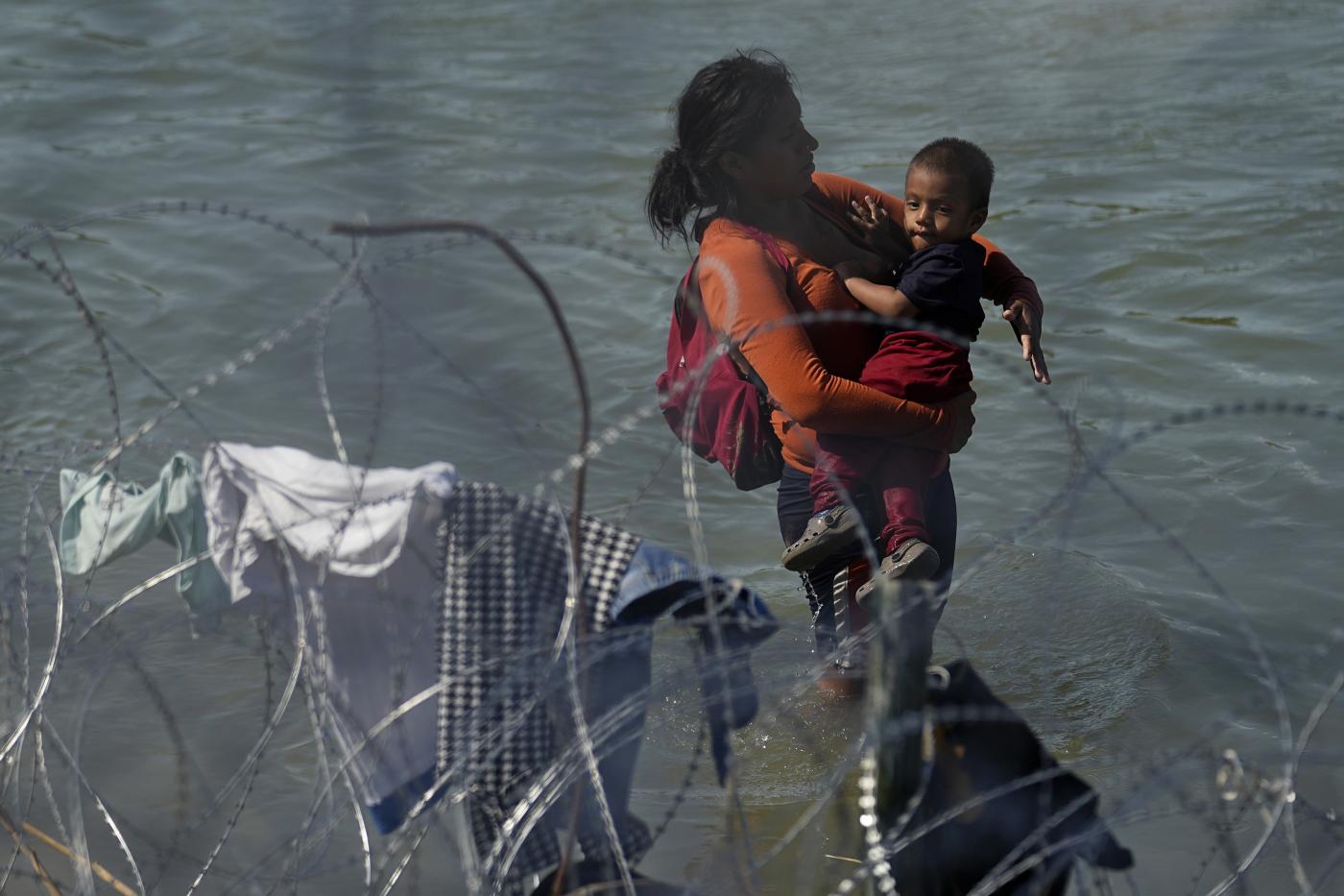 Migranti, in Italia calano le nascite anche tra stranieri Migranti, in Italia calano le nascite anche tra stranieri