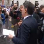 Conte si intrattiene con i turisti polacchi: “Portate i miei saluti a Tusk”