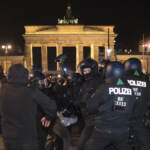 Medioriente, a Berlino scontri nella notte tra polizia e manifestanti