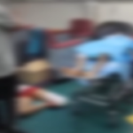 Gaza, feriti curati sul pavimento dell’ospedale: il video inviato da un medico palestinese