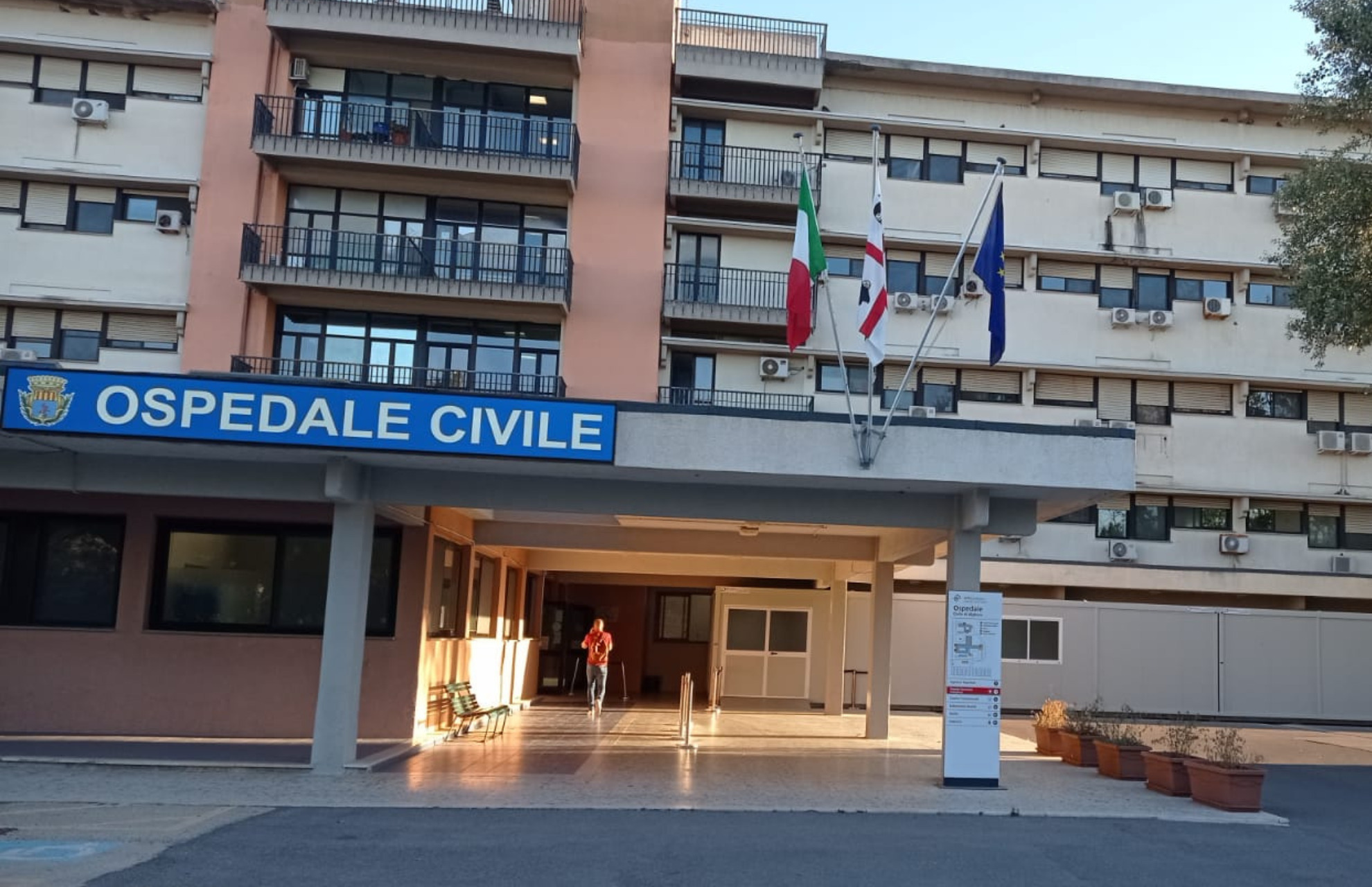 Sassari, neonato abbandonato in strada a Osilo: arrestata la madre