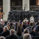 Migranti, Papa: “Sia dato a tutti calore di patria e di casa”