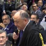 Nicola Gratteri nuovo procuratore di Napoli, l’abbraccio con Enzo Avitabile