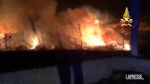 Incendi nel Messinese, vigili del fuoco al lavoro con 22 mezzi