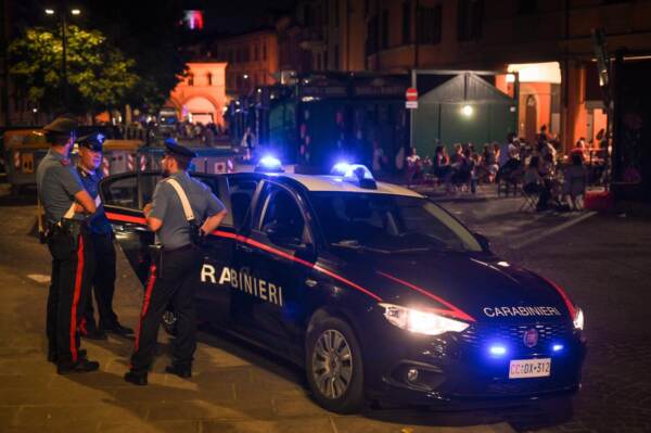 Bologna, restrizioni della movida con controlli anti assembramenti