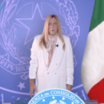 Crozza imita la premier Meloni: “Io sono Giorgia, sono una pietra”