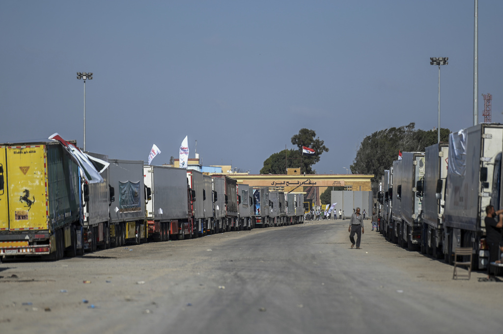 Guerra Israele-Hamas, riapre il valico di Rafah alle 10. Onu: “Evacuare subito scuole a Gaza City”