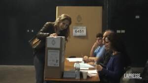 Argentina, cittadini alle urne per le elezioni presidenziali