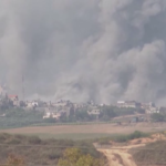 Medioriente, raid israeliani su Gaza: esplosioni e colonne di fumo