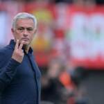 Mourinho, ancora scintille: espulso per sfottò a panchina Monza