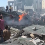 Medioriente, raid israeliani su edifici di Rafah: i feriti estratti dalle macerie