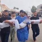 Gaza, i corpi di tre bambini portati al cimitero dai familiari