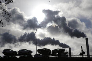 Ambiente, Ue: “Nel 2022 emissioni gas serra ridotte del 3%”