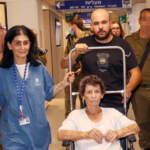 Medioriente, Hamas libera due donne anziane