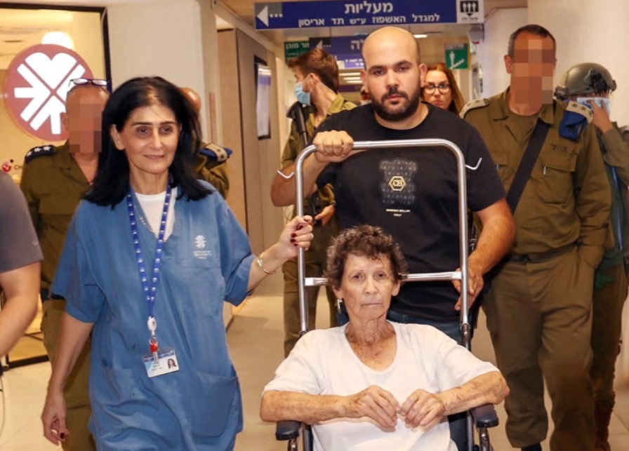 Medioriente, Hamas libera due donne anziane Medioriente, Hamas libera due donne anziane