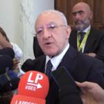 Manovra, De Luca: “Governo Meloni sta strangolando il Sud”