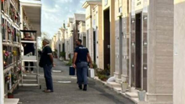 Roma, anziana con mani e piedi legati trovata a cimitero Anzio